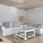 2 Bedroom Cozy In