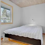 2 Bedroom Cozy In