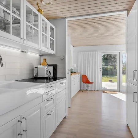 Prázdninový dům 2 Bedroom Cozy In *