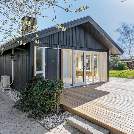 2 Bedroom Cozy In Vakantiehuis