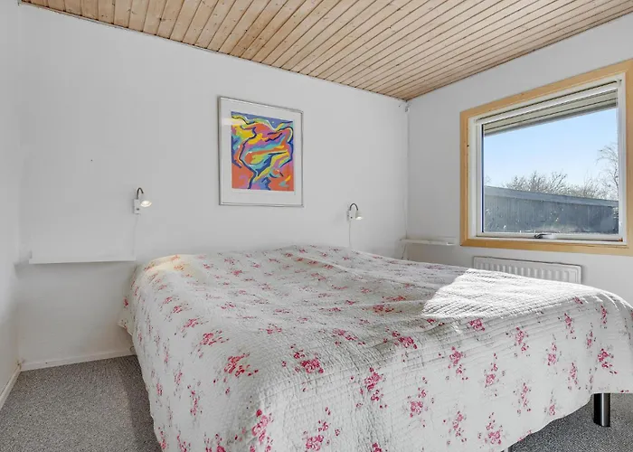 Сasa de vacaciones 2 Bedroom Cozy In *